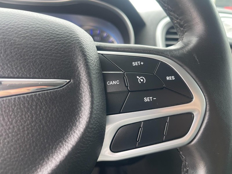 Chrysler 300 Vehicle Image 27
