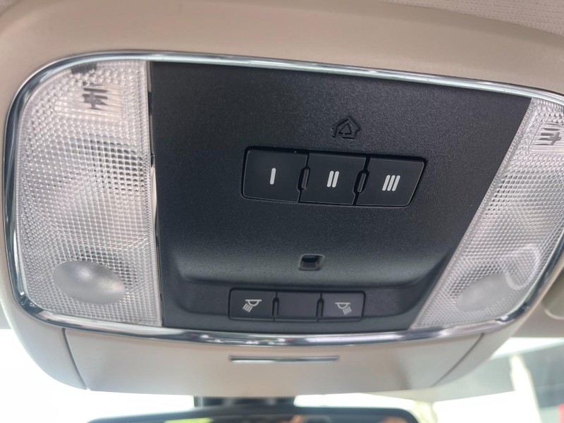 Chrysler 300 Vehicle Image 34
