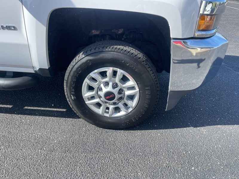 Chevrolet Silverado 2500HD Vehicle Image 07