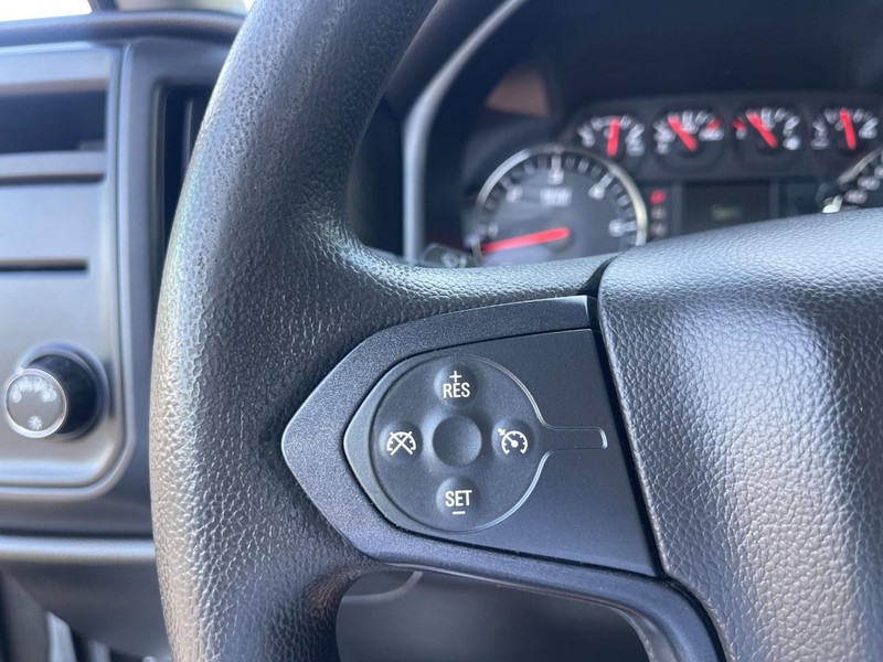 Chevrolet Silverado 2500HD Vehicle Image 20