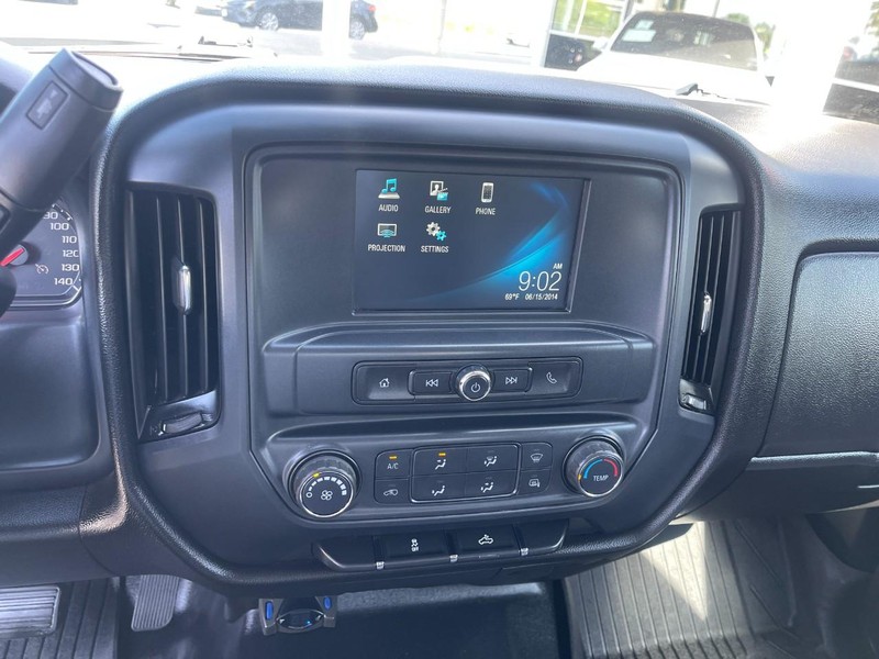 Chevrolet Silverado 2500HD Vehicle Image 25