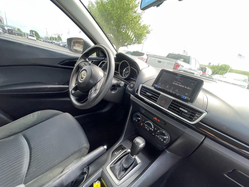 Mazda Mazda3 Sedan Vehicle Image 05