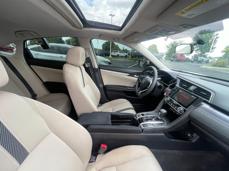 Honda Civic Sedan Vehicle Image 08