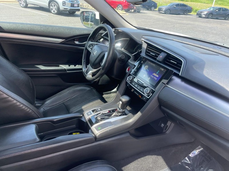 Honda Civic Sedan Vehicle Image 09