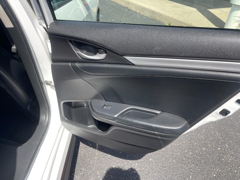Honda Civic Sedan Vehicle Image 15