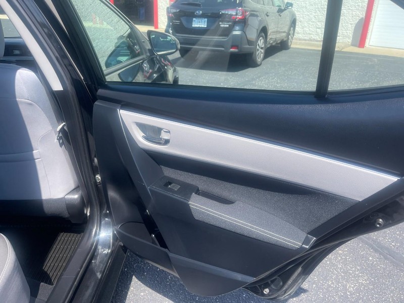 Toyota Corolla Vehicle Image 09