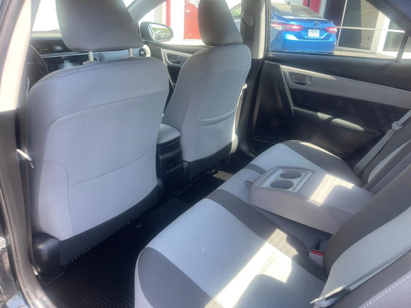 Toyota Corolla Vehicle Image 10