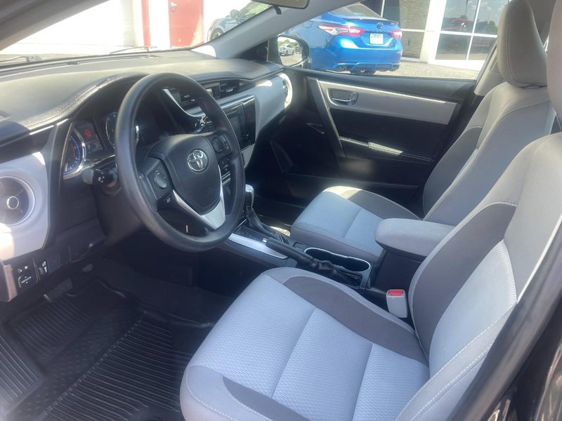Toyota Corolla Vehicle Image 12