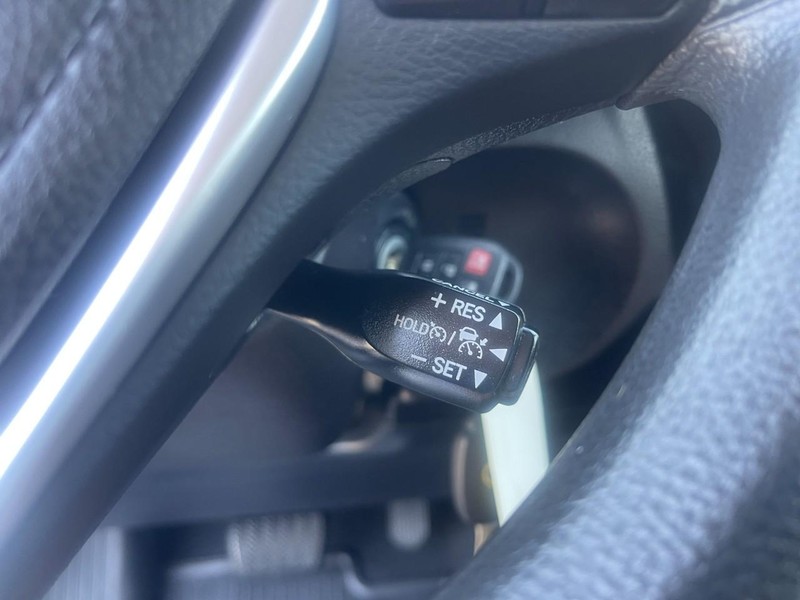 Toyota Corolla Vehicle Image 19
