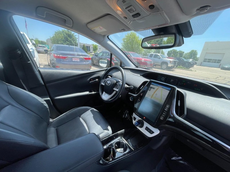 Toyota Prius Prime Vehicle Image 04