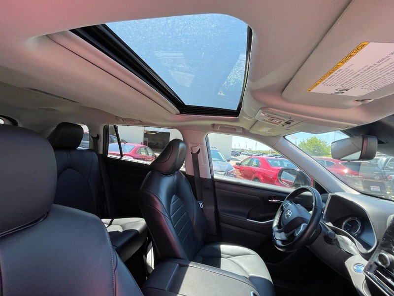 Toyota Highlander Vehicle Image 03