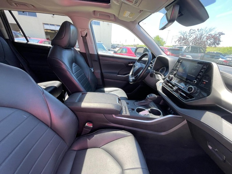 Toyota Highlander Vehicle Image 04