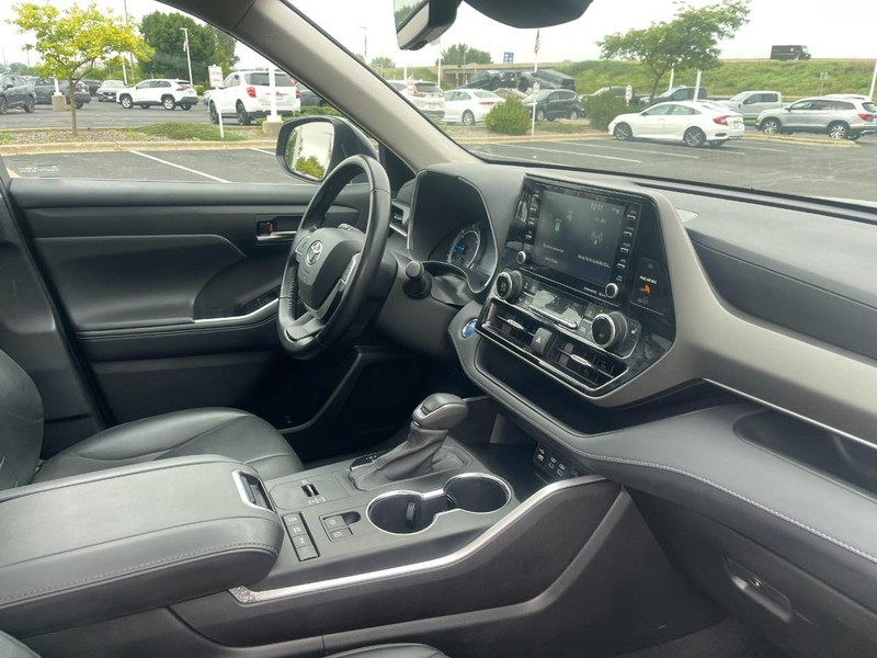 Toyota Highlander Vehicle Image 11