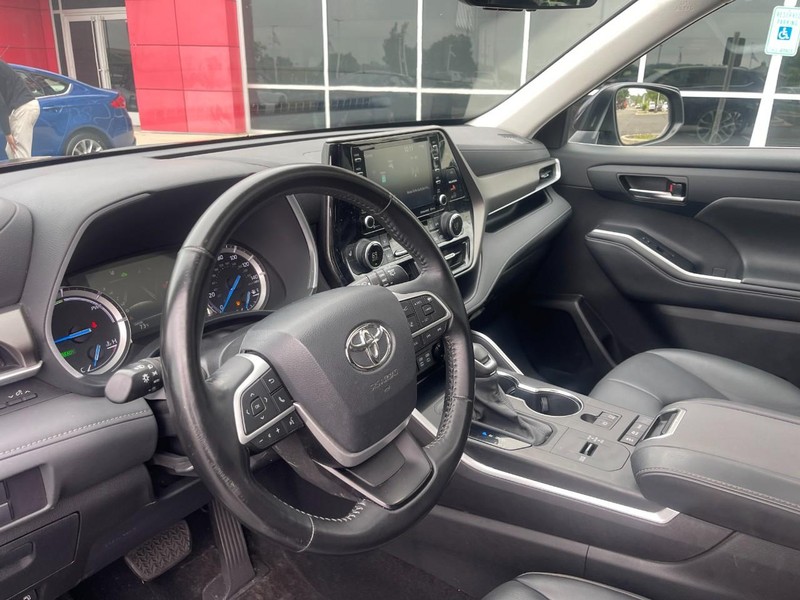 Toyota Highlander Vehicle Image 15
