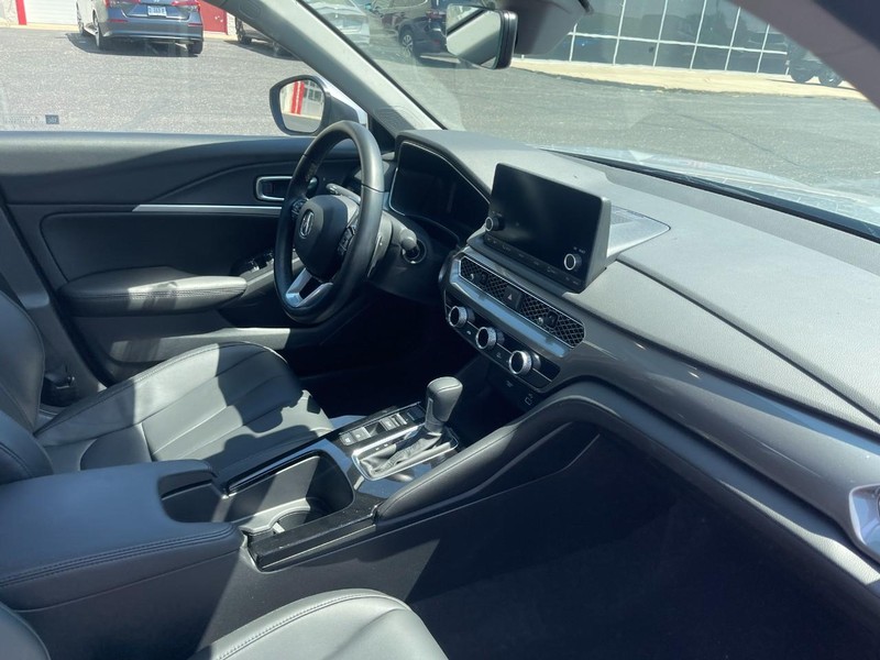 Acura Integra Vehicle Full-screen Gallery Image 02