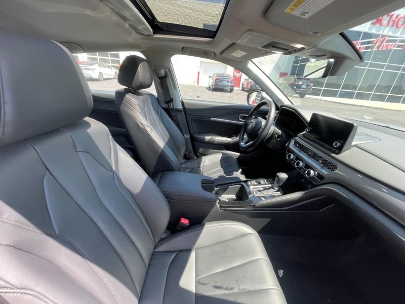Acura Integra Vehicle Full-screen Gallery Image 04