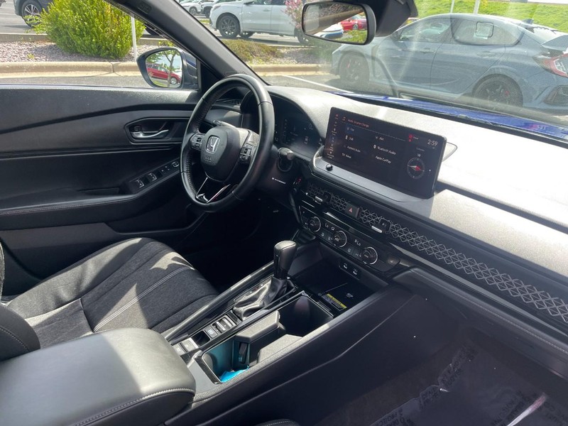 Honda Accord Hybrid Vehicle Image 10