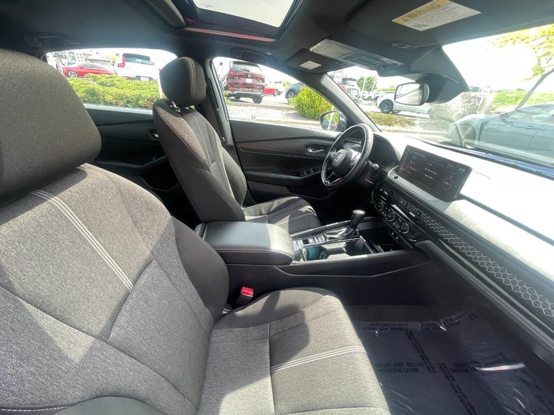 Honda Accord Hybrid Vehicle Image 12