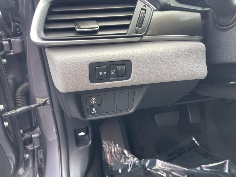 Honda Accord Sedan Vehicle Image 19