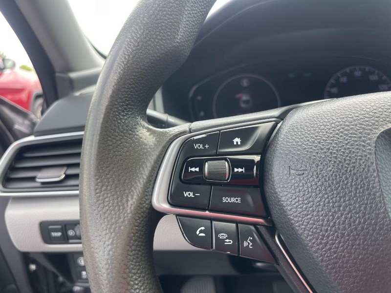 Honda Accord Sedan Vehicle Image 21