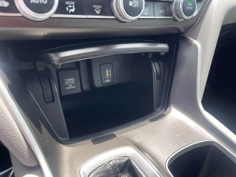 Honda Accord Sedan Vehicle Image 29