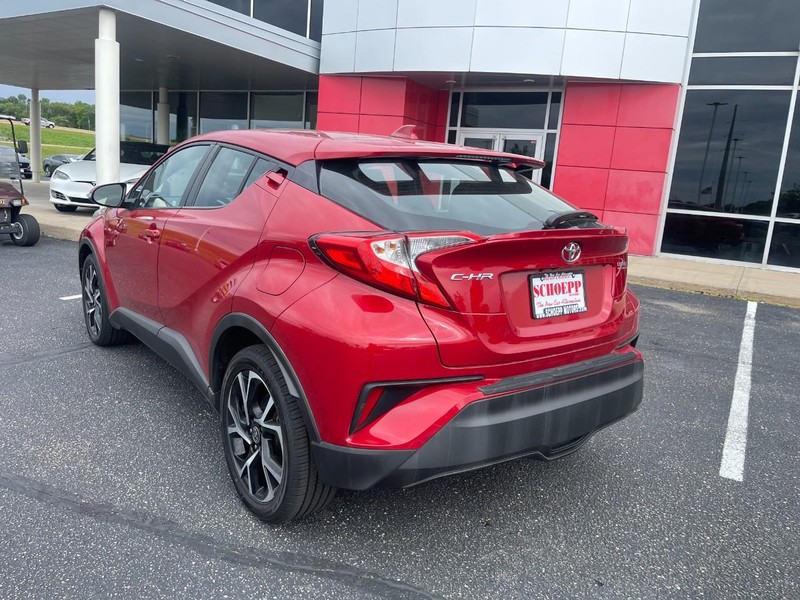 Toyota C-HR Vehicle Image 03
