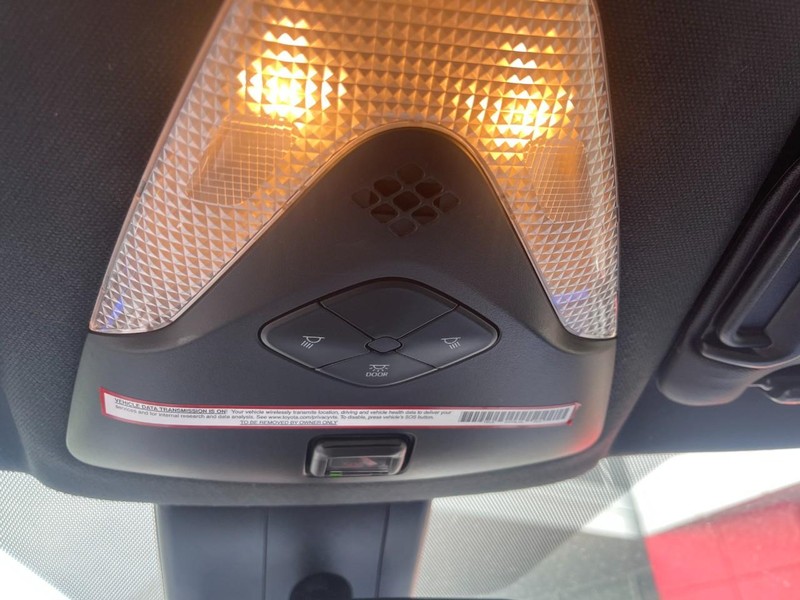 Toyota C-HR Vehicle Image 16