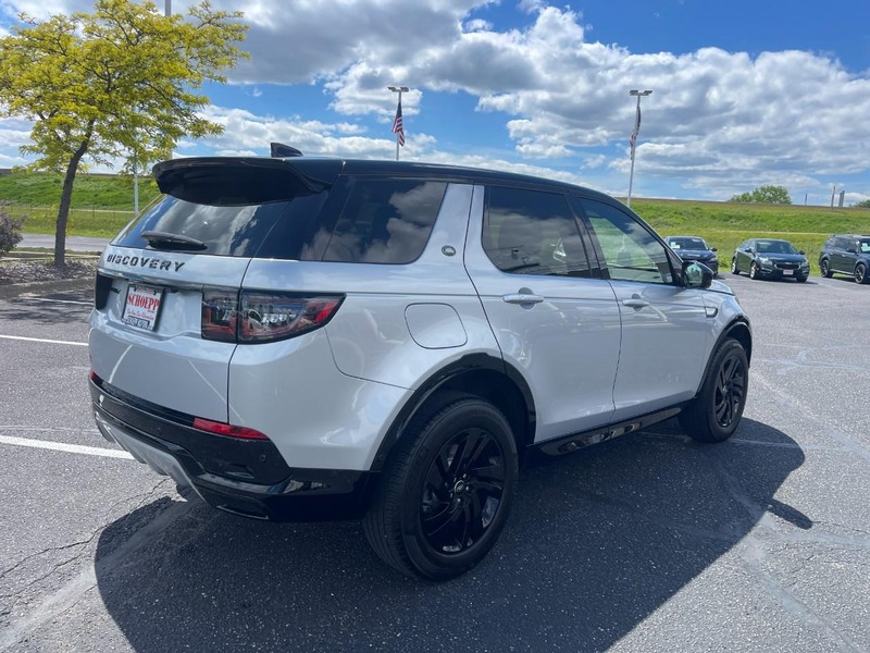Land Rover Discovery Sport Vehicle Image 03
