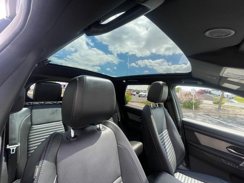 Land Rover Discovery Sport Vehicle Image 10