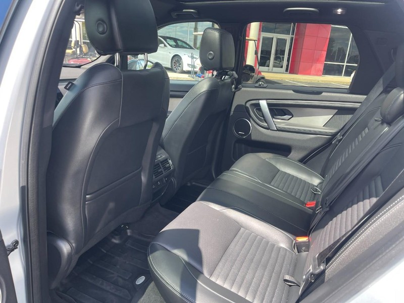 Land Rover Discovery Sport Vehicle Image 19