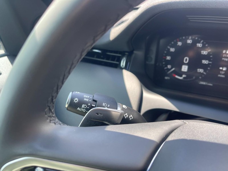 Land Rover Discovery Sport Vehicle Image 29
