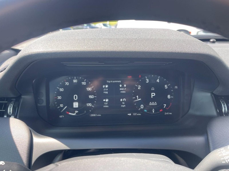 Land Rover Discovery Sport Vehicle Image 31