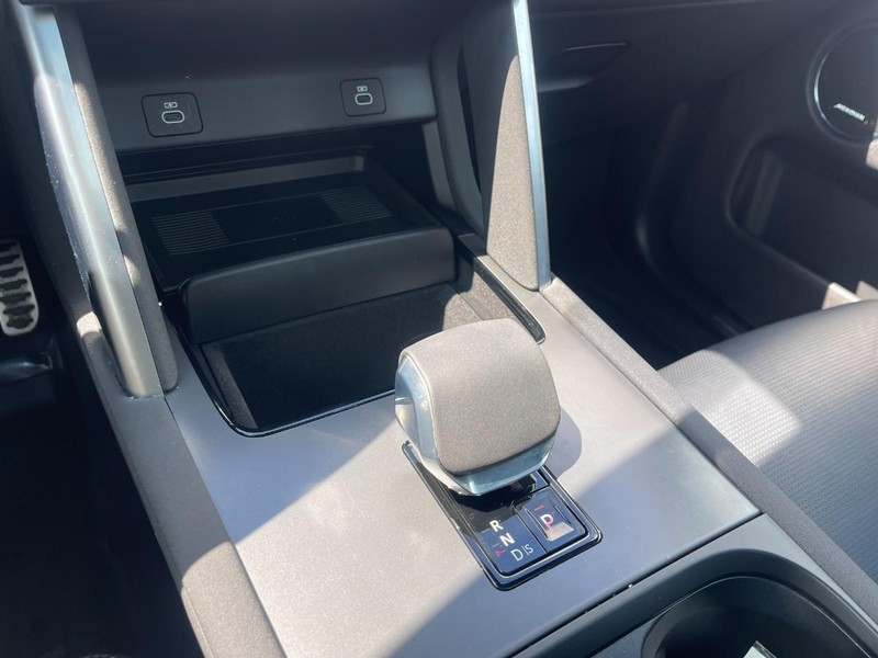 Land Rover Discovery Sport Vehicle Image 33