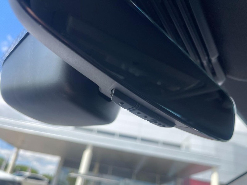 Land Rover Discovery Sport Vehicle Image 37