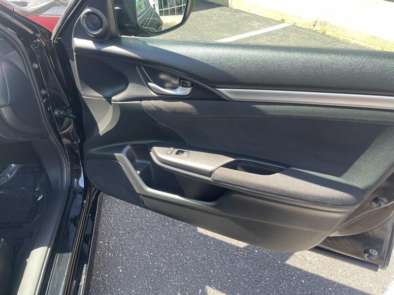 Honda Civic Sedan Vehicle Image 09