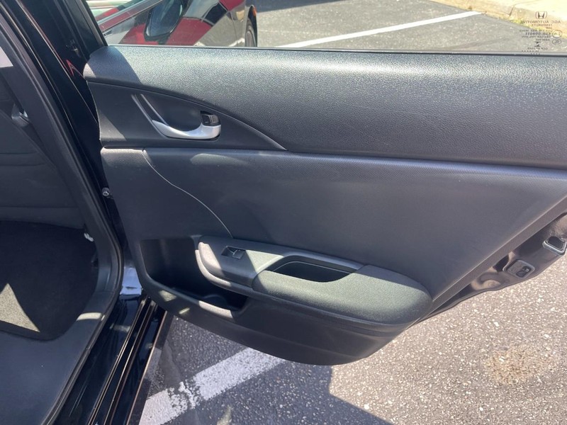Honda Civic Sedan Vehicle Image 12