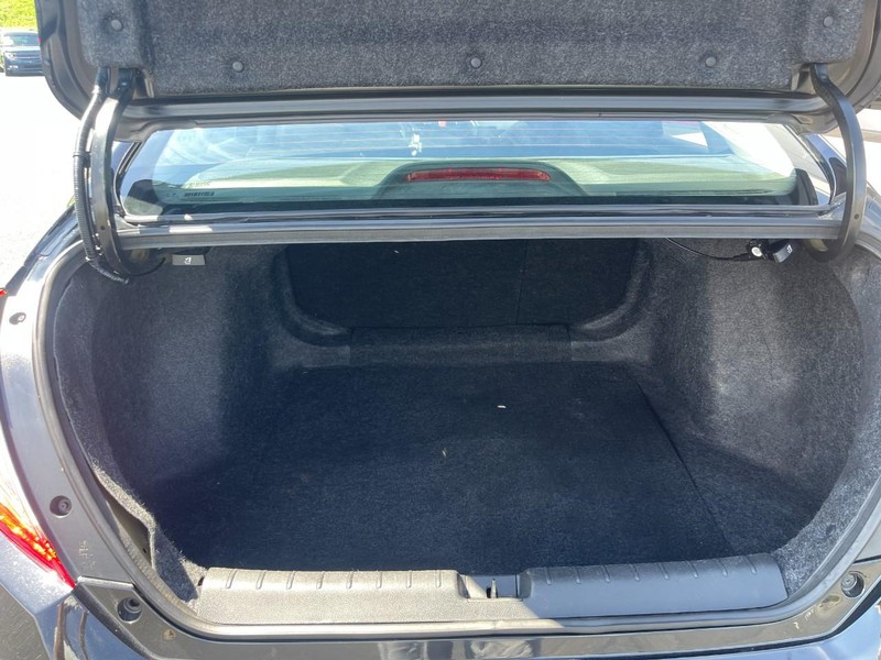 Honda Civic Sedan Vehicle Image 13