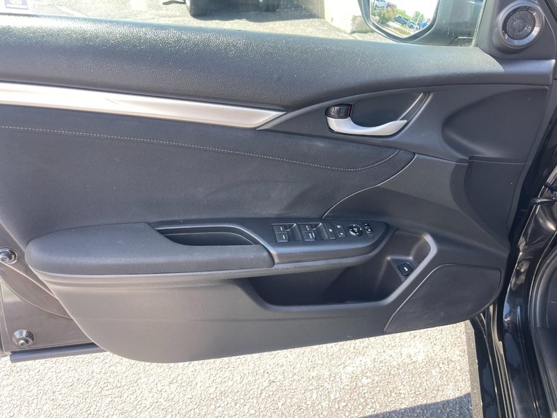 Honda Civic Sedan Vehicle Image 19