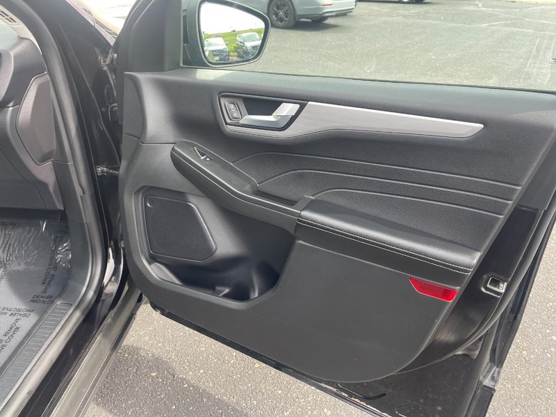 Ford Escape Vehicle Image 08