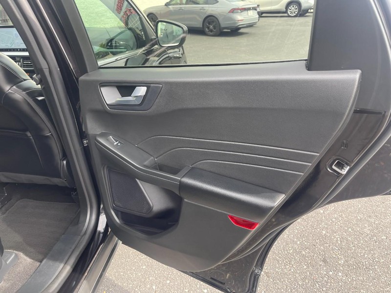 Ford Escape Vehicle Image 11