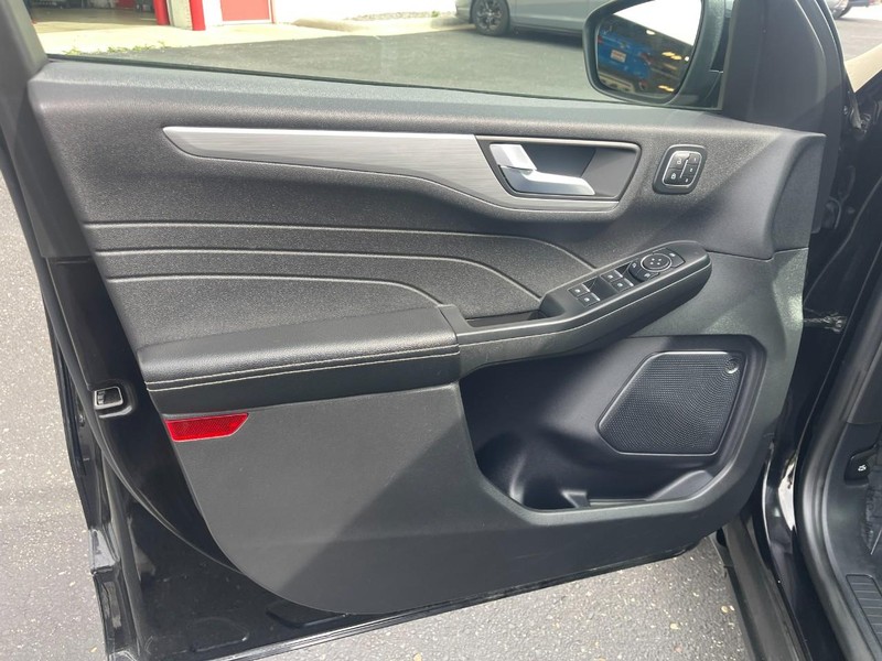 Ford Escape Vehicle Image 18