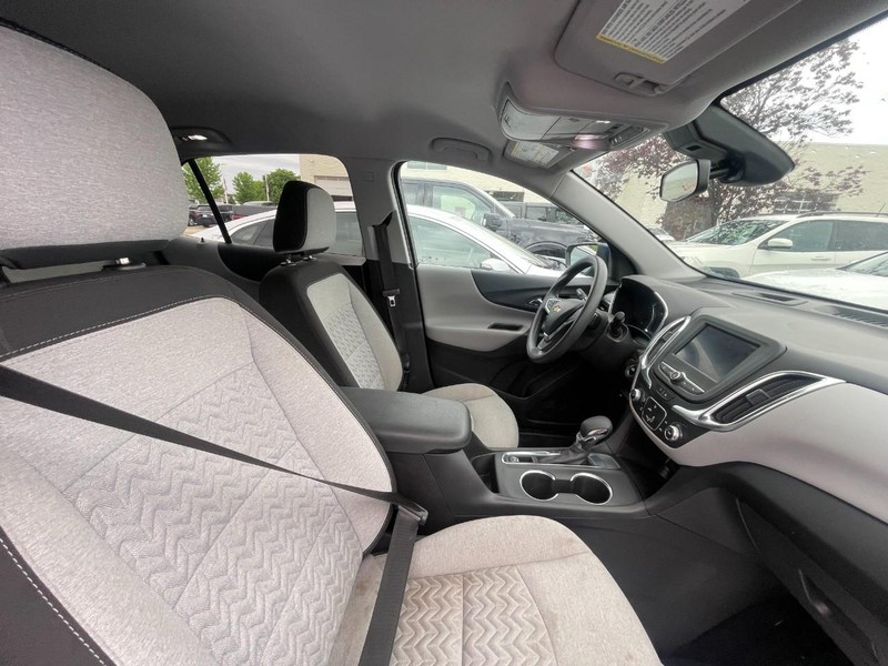 Chevrolet Equinox Vehicle Image 03