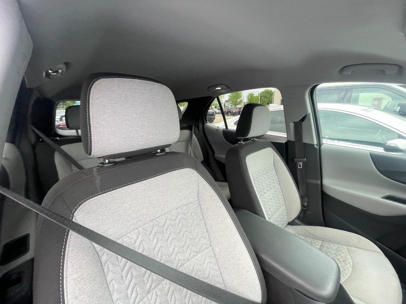 Chevrolet Equinox Vehicle Image 04