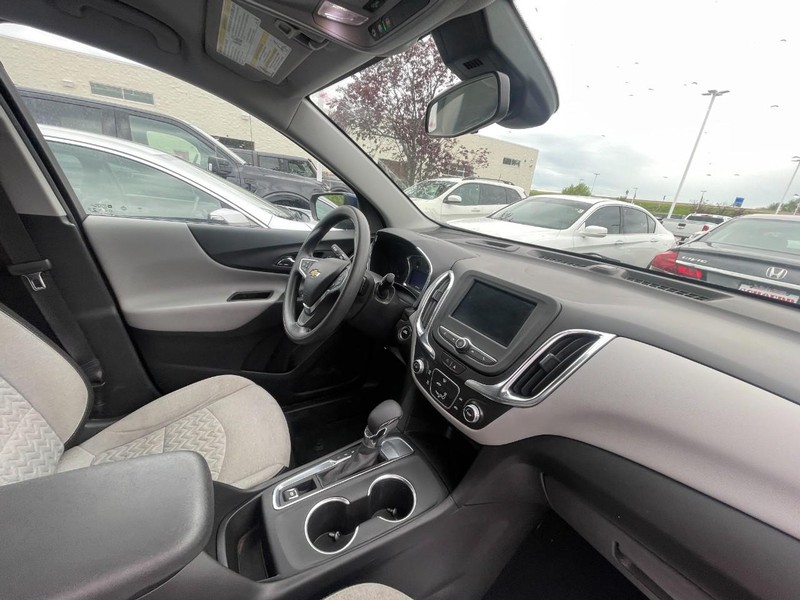 Chevrolet Equinox Vehicle Image 05