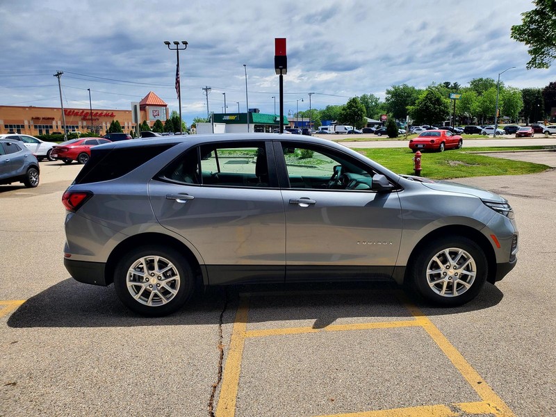 Chevrolet Equinox Vehicle Image 04