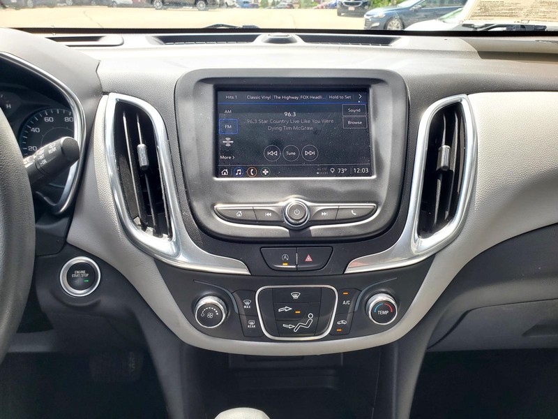 Chevrolet Equinox Vehicle Image 10