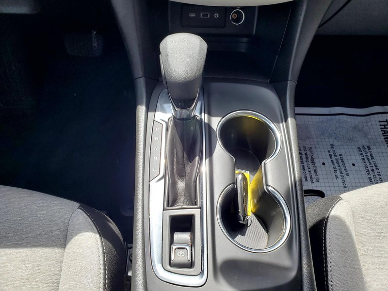 Chevrolet Equinox Vehicle Image 11