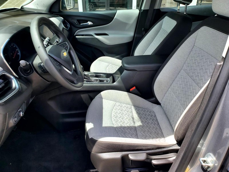 Chevrolet Equinox Vehicle Image 12