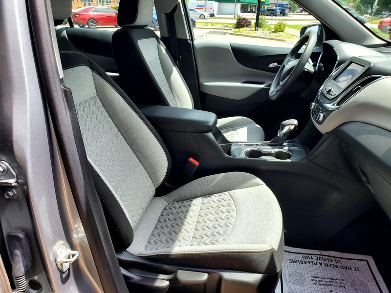Chevrolet Equinox Vehicle Image 13