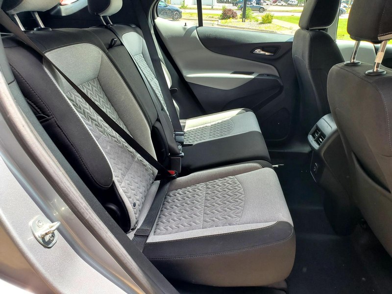 Chevrolet Equinox Vehicle Image 14